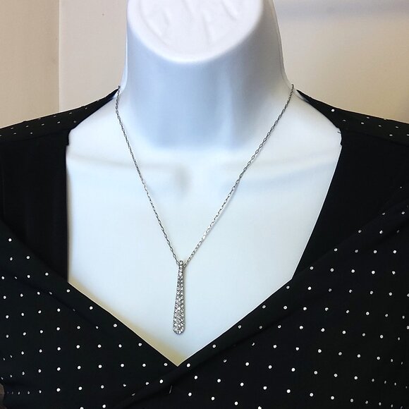 New Monet White Clear Crystal Teardrop Charm Pendant Silver Tone Necklace - Picture 1 of 11